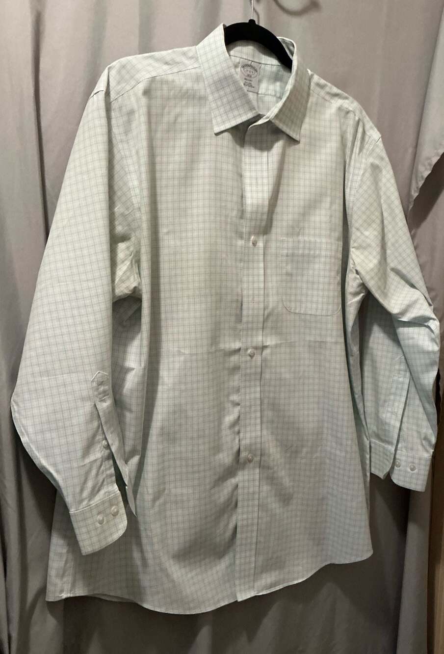 Brooks Brothers 1818 Regent Fit Men's Long Sleeve Button Up Size 17-32/33